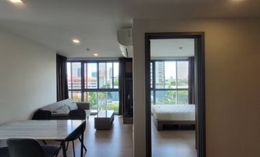 À louer 2 chambres condo 