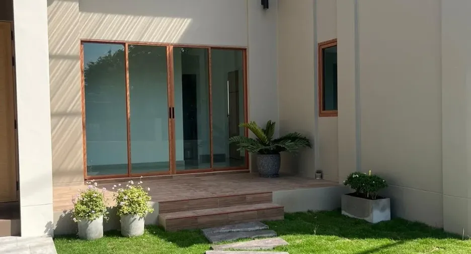 For rent 3 bedrooms villa in Hang Dong, Chiang Mai