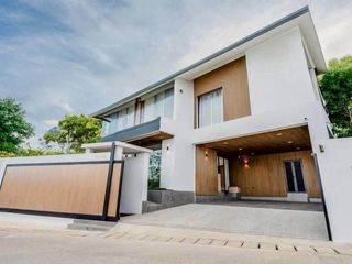 For sale and for rent 5 bedrooms villa in Mueang Phuket, Phuket