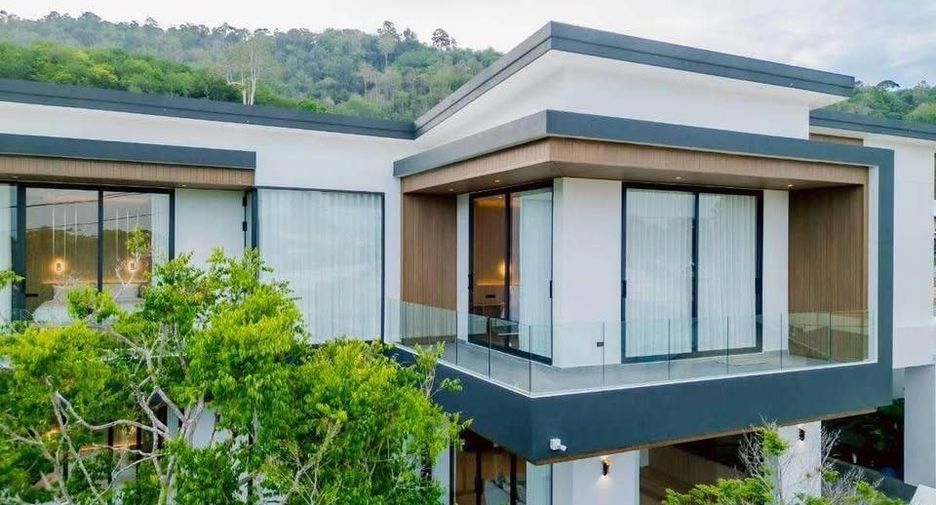 For sale and for rent 5 bedrooms villa in Mueang Phuket, Phuket