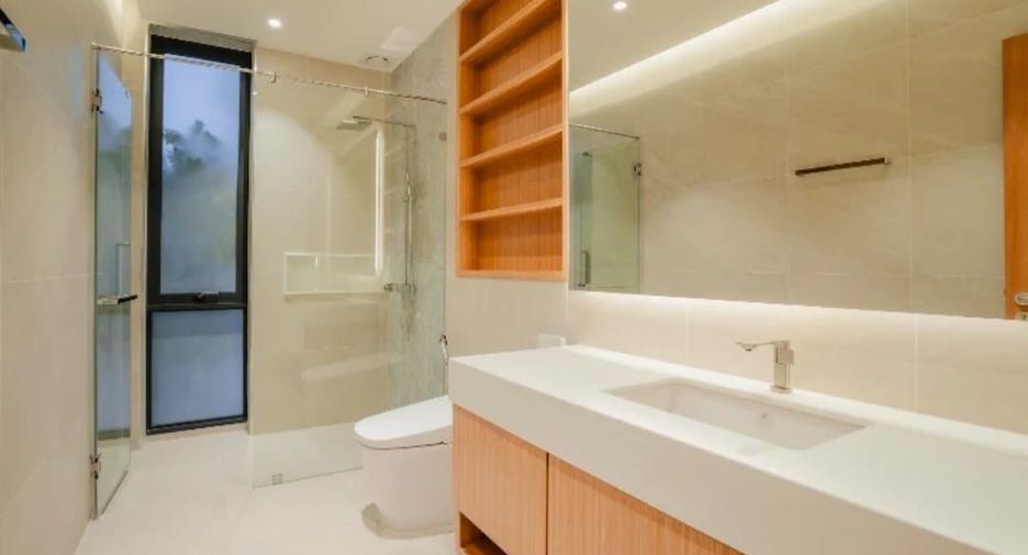 For sale and for rent 5 bedrooms villa in Mueang Phuket, Phuket