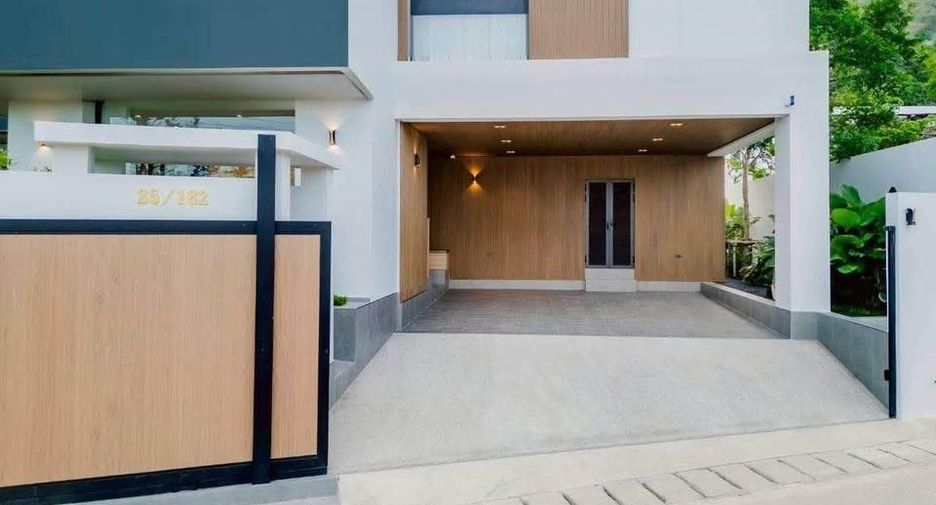 For sale and for rent 5 bedrooms villa in Mueang Phuket, Phuket