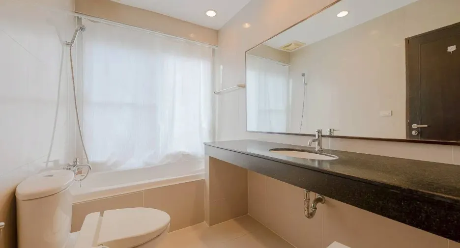 For rent 2 bedrooms condo in Watthana, Bangkok