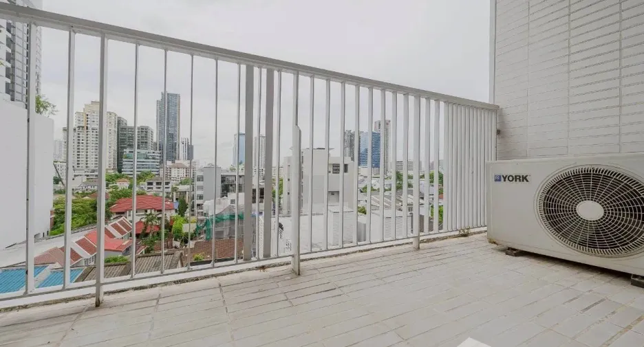 For rent 2 bedrooms condo in Watthana, Bangkok