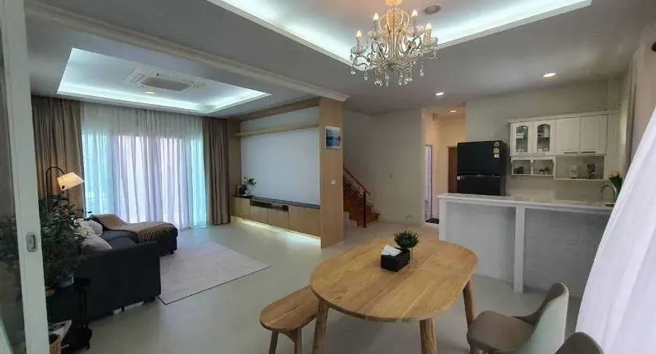 For rent 3 bedrooms house in Saphan Sung, Bangkok
