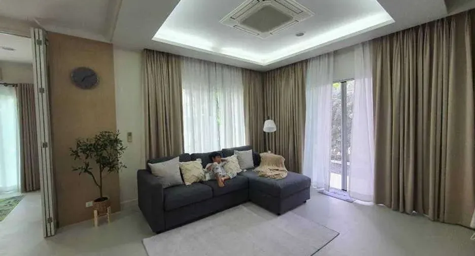For rent 3 bedrooms house in Saphan Sung, Bangkok