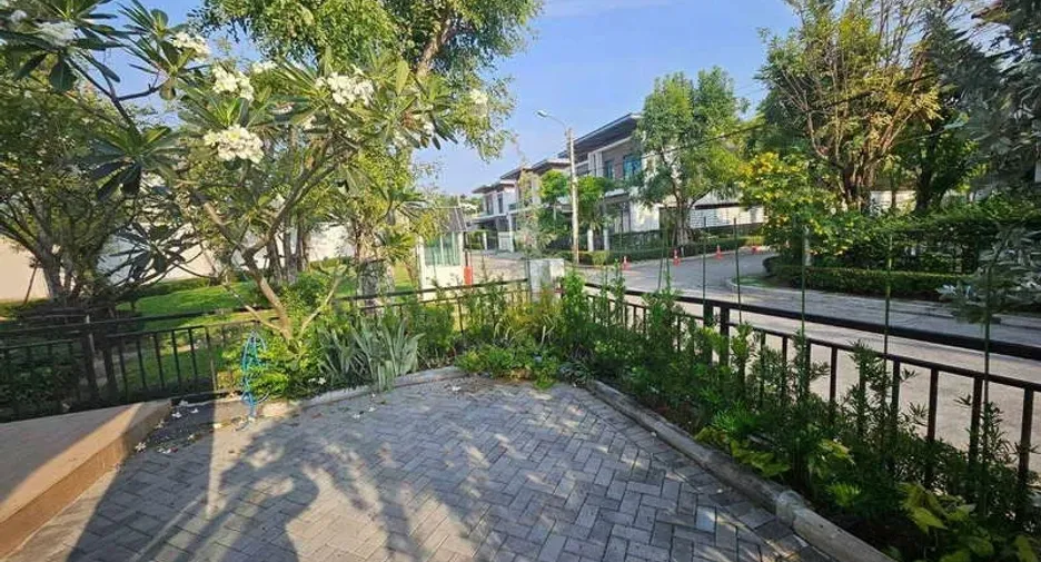 For rent 3 bedrooms house in Saphan Sung, Bangkok
