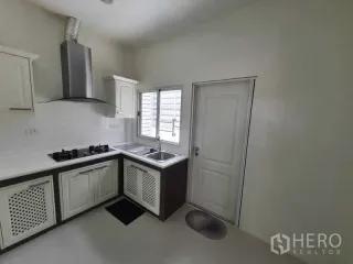 For rent 3 bedrooms house in Saphan Sung, Bangkok
