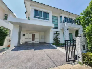 For rent 3 bedrooms house in Saphan Sung, Bangkok