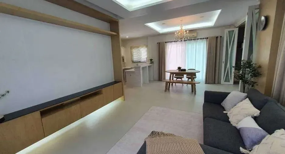 For rent 3 bedrooms house in Saphan Sung, Bangkok