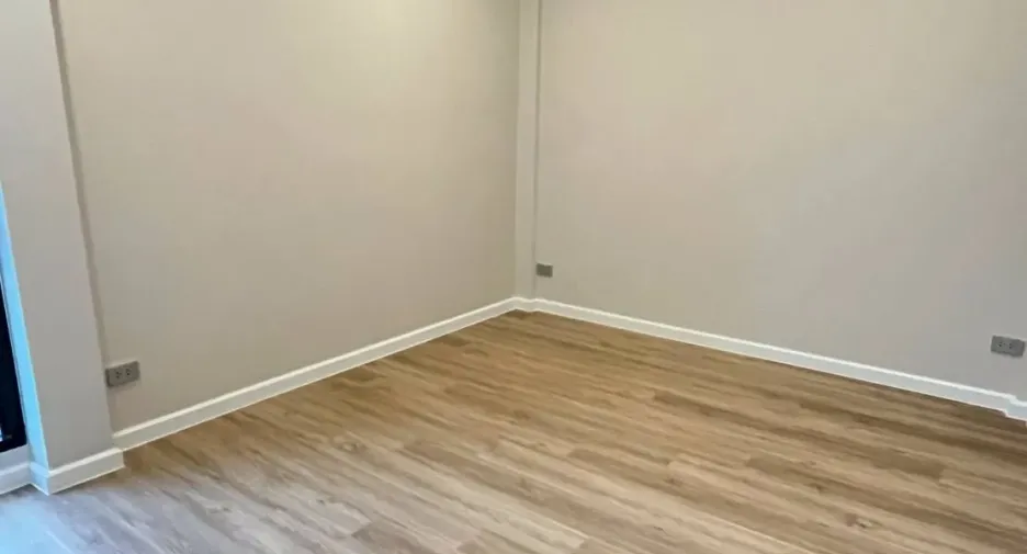 For rent 3 bedrooms townhouse in Khlong Toei, Bangkok