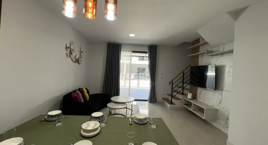 出租 3 卧室 联排别墅 在 Bang Phli, Samut Prakan