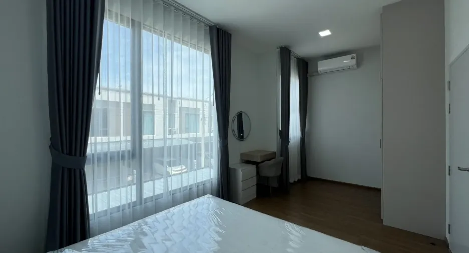 出租 3 卧室 联排别墅 在 Bang Phli, Samut Prakan