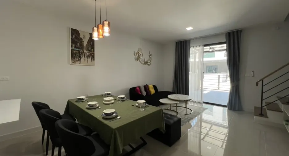 出租 3 卧室 联排别墅 在 Bang Phli, Samut Prakan