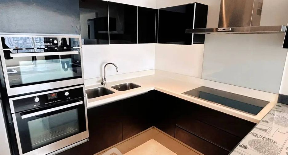 Condo en alquiler de 3 habitaciones en Watthana, Bangkok