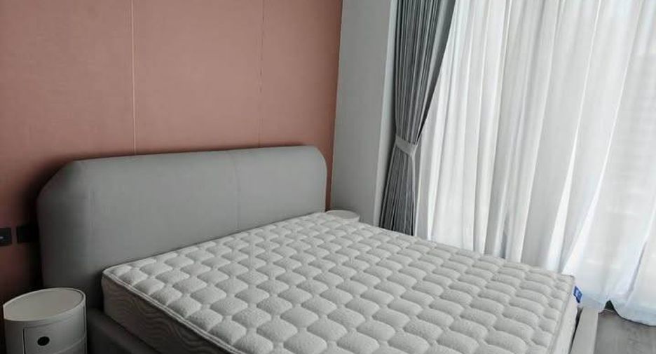 For rent 2 bedrooms condo in Sathon, Bangkok