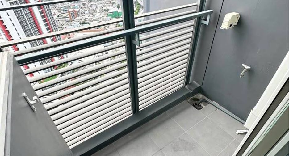 For sale 2 bedrooms condo in Bang Kho Laem, Bangkok