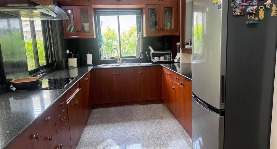 For sale 3 bedrooms house in Na Jomtien, Pattaya