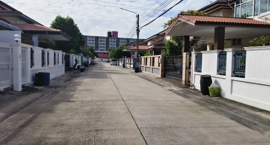 Casa en venta de 4 habitaciones en Mueang Samut Prakan, Samut Prakan