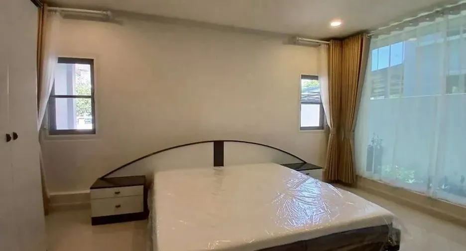 ให้เช่า 4 ห้องนอน บ้านเดี่ยว ใน ลาดกระบัง, กรุงเทพฯ