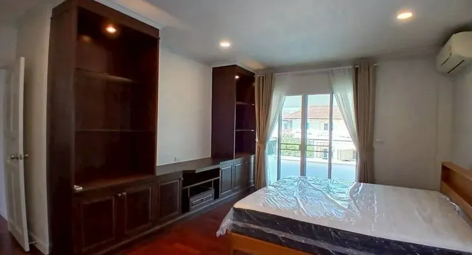 ให้เช่า 4 ห้องนอน บ้านเดี่ยว ใน ลาดกระบัง, กรุงเทพฯ