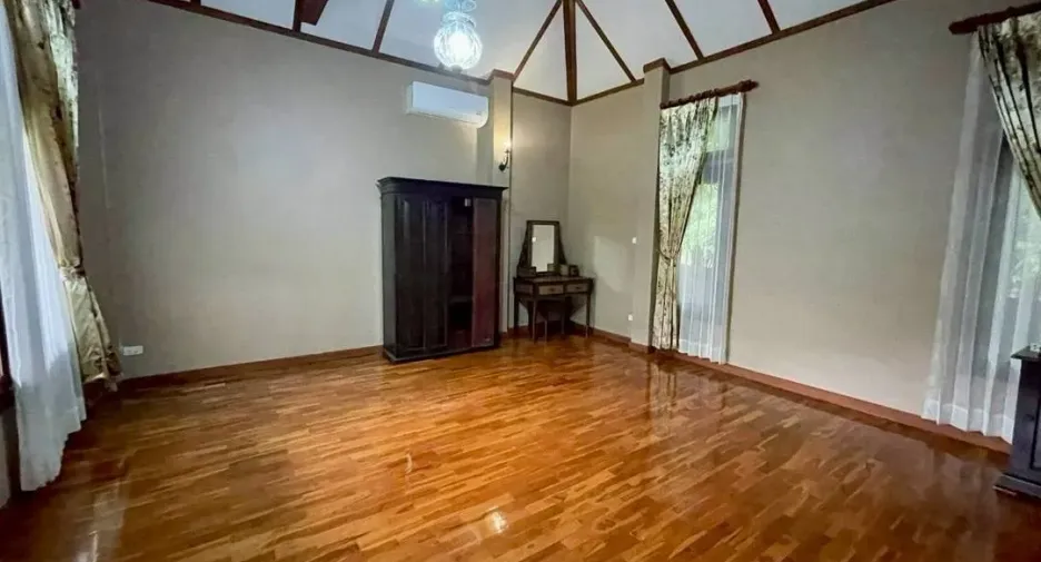 For rent 4 bedrooms house in Hang Dong, Chiang Mai