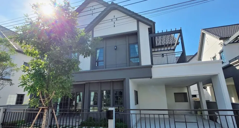 Haus zur Miete und zum Kauf mit 4 Zimmer in Bang Phli, Samut Prakan