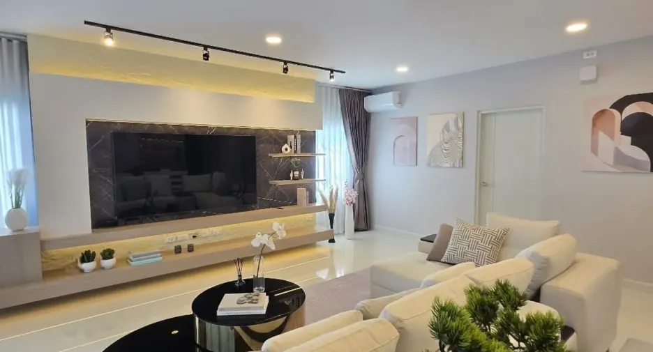 Haus zur Miete und zum Kauf mit 4 Zimmer in Bang Phli, Samut Prakan