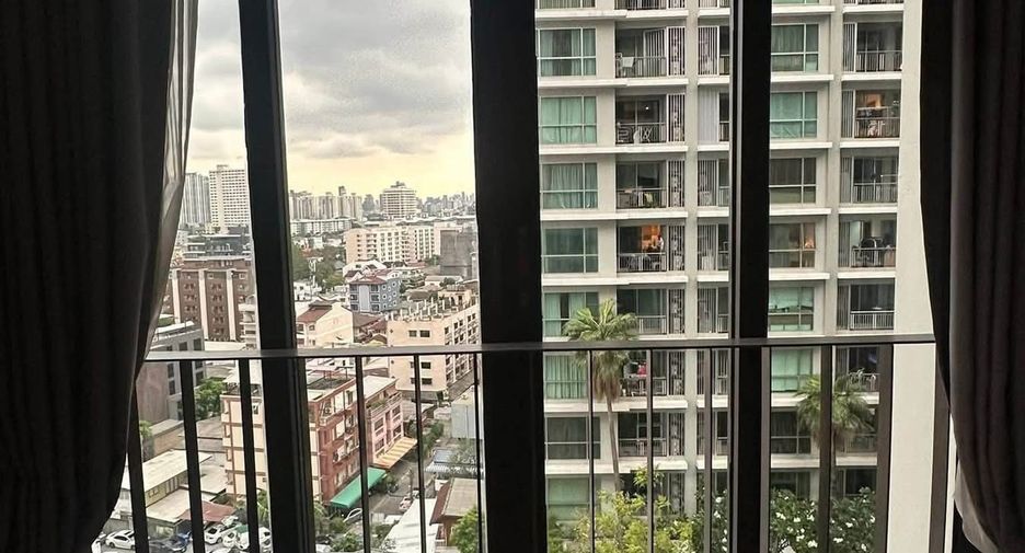 Condo en alquiler de 1 habitaciones en Huai Khwang, Bangkok