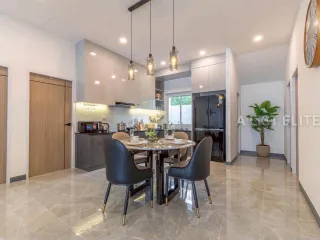 Casa en alquiler de 4 habitaciones en Sattahip, Chonburi