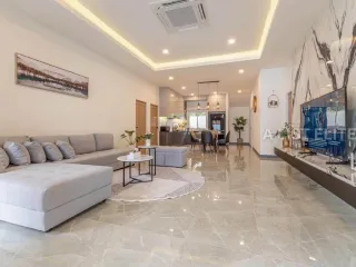 Casa en alquiler de 4 habitaciones en Sattahip, Chonburi