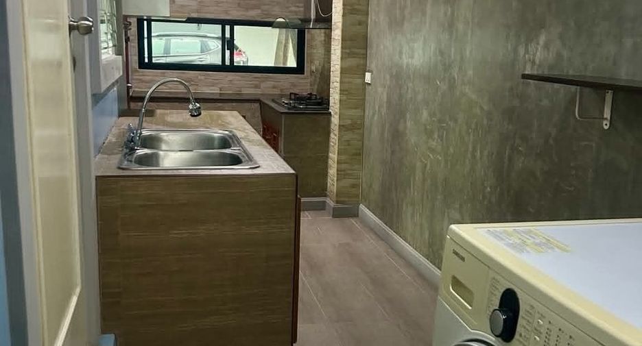 For rent 3 bedrooms house in Mueang Chiang Mai, Chiang Mai