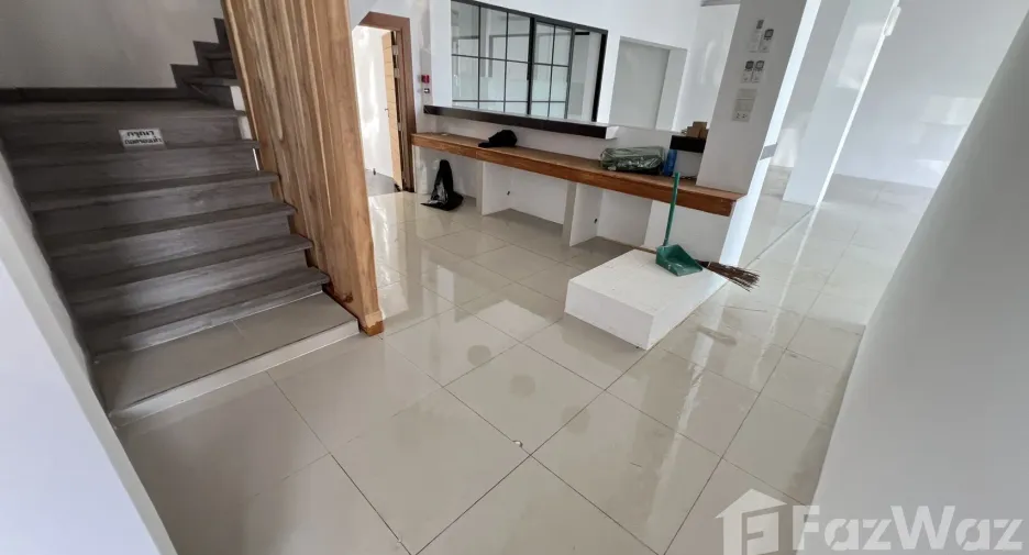 For rent 5 bedrooms office in Mueang Chiang Mai, Chiang Mai