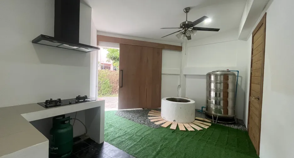 For rent 5 bedrooms office in Mueang Chiang Mai, Chiang Mai