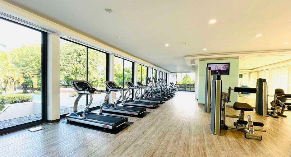 For rent 5 bedrooms house in Mueang Chiang Mai, Chiang Mai