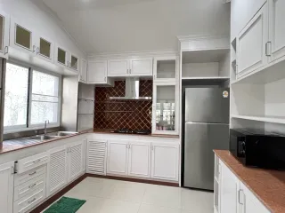 For rent そして for sale 2 ベッドルーム house in Si Racha, Chonburi