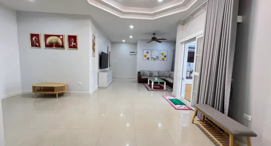 For rent そして for sale 2 ベッドルーム house in Si Racha, Chonburi