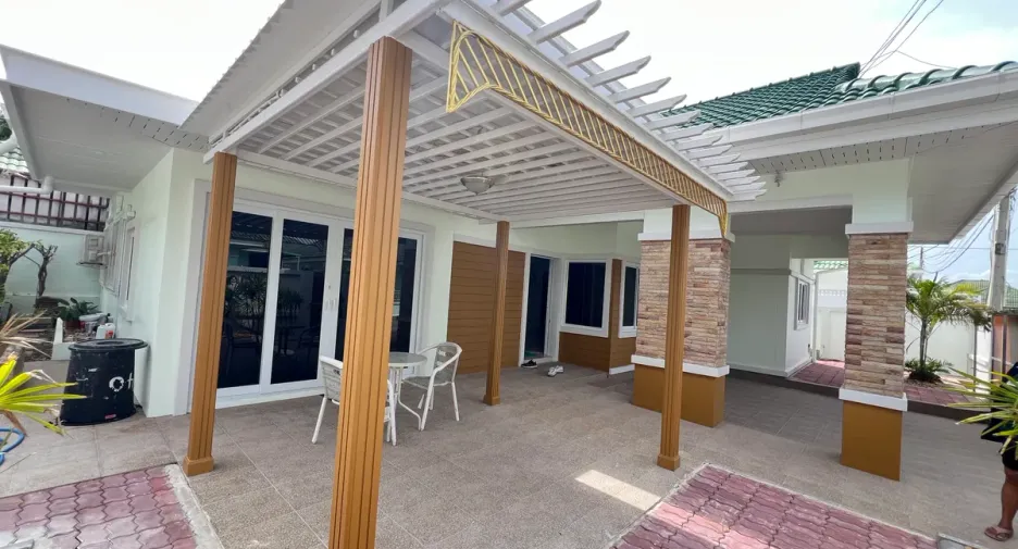 For rent そして for sale 2 ベッドルーム house in Si Racha, Chonburi