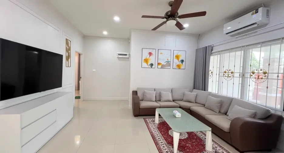 For rent そして for sale 2 ベッドルーム house in Si Racha, Chonburi