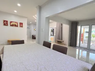 For rent そして for sale 2 ベッドルーム house in Si Racha, Chonburi