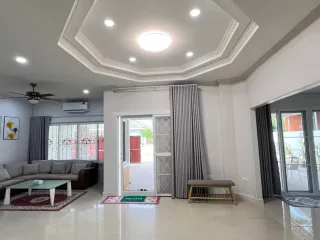 For rent そして for sale 2 ベッドルーム house in Si Racha, Chonburi