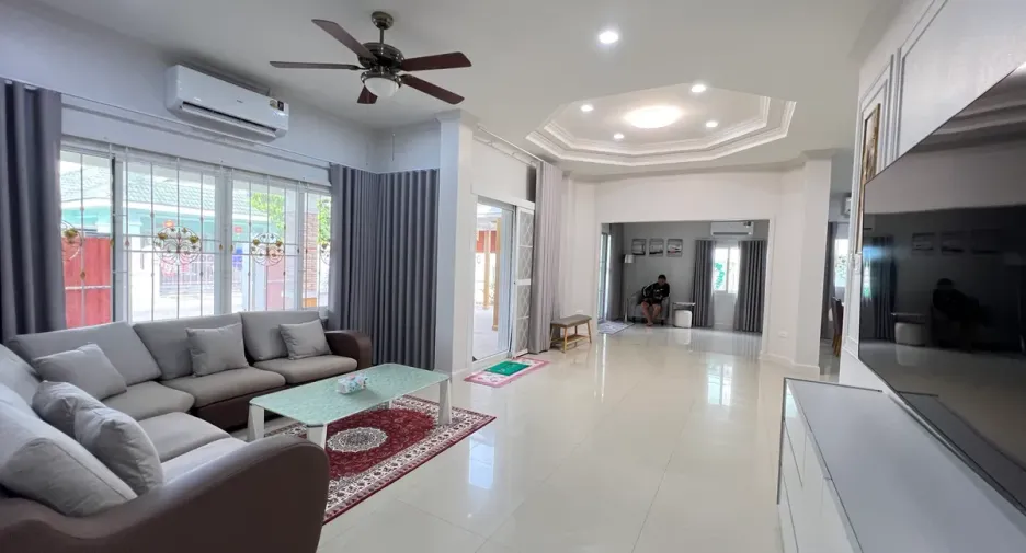 For rent そして for sale 2 ベッドルーム house in Si Racha, Chonburi