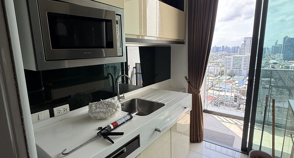 For rent 1 bed condo in Phra Khanong, Bangkok