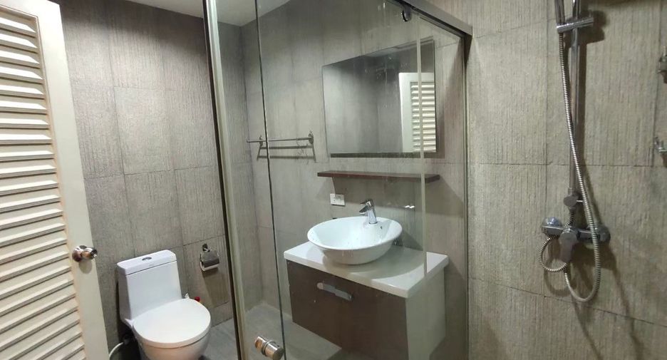 Condo en alquiler de 2 habitaciones en Bang Rak, Bangkok