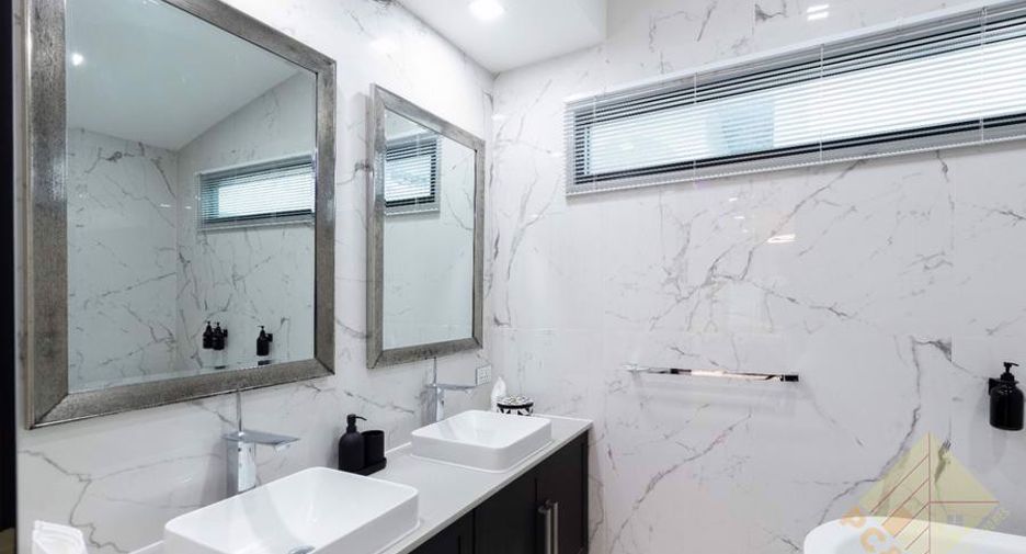 For rent 5 bedrooms house in Jomtien, Pattaya