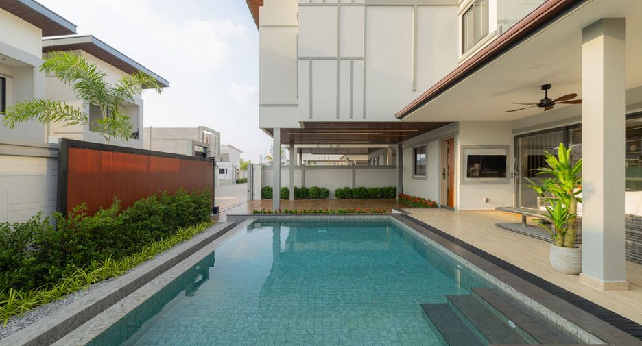 For sale 3 bedrooms villa in Jomtien, Pattaya