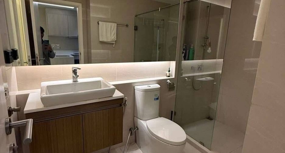 For rent and for sale 2 bedrooms condo 