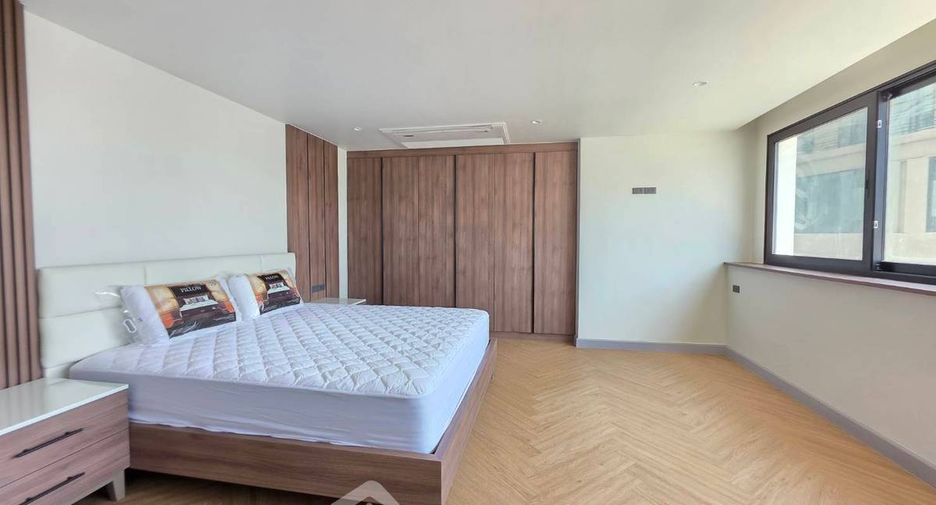 For rent 3 bedrooms condo 