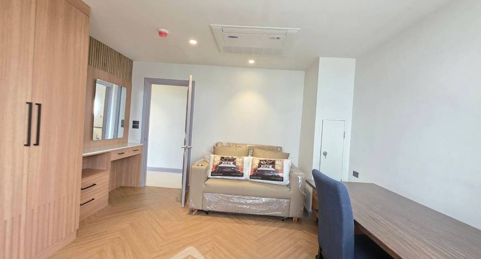 For rent 3 bedrooms condo 