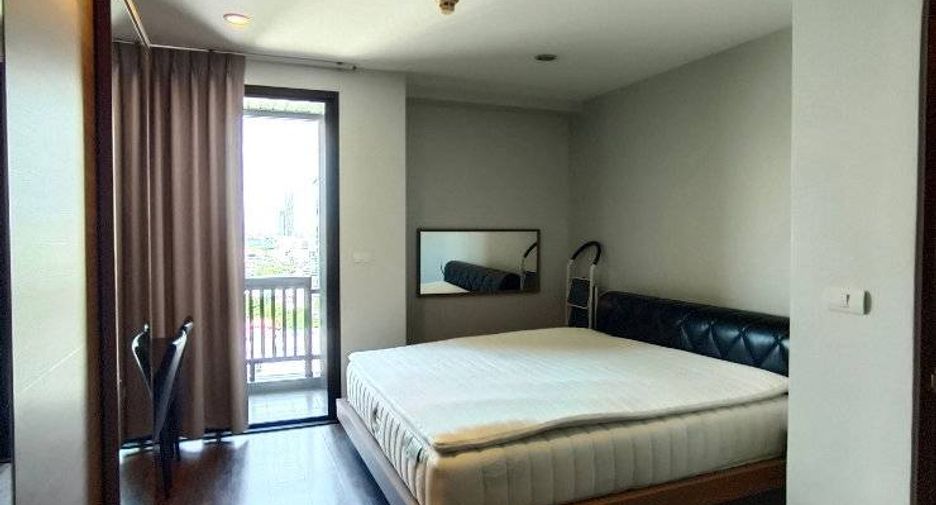 À louer 3 chambres condo à Watthana, Bangkok